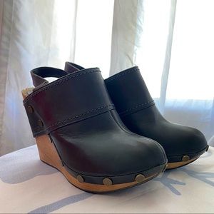 See By Chloe 💫 sz 36 Studded Wooden Wedge